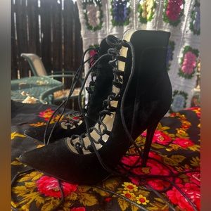 Shoe Republic LA black suede victorian style lace up stiletto booties sz 9
